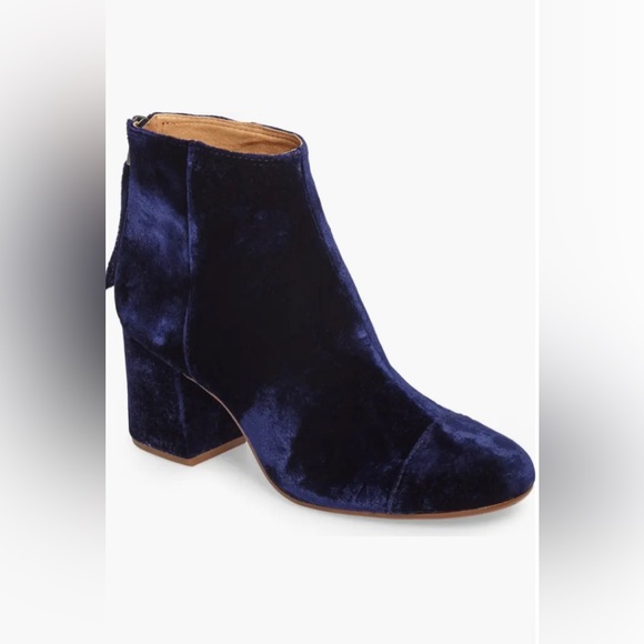 Madewell Shoes - MADEWELL Jillian Blue Velvet Ankle Boots